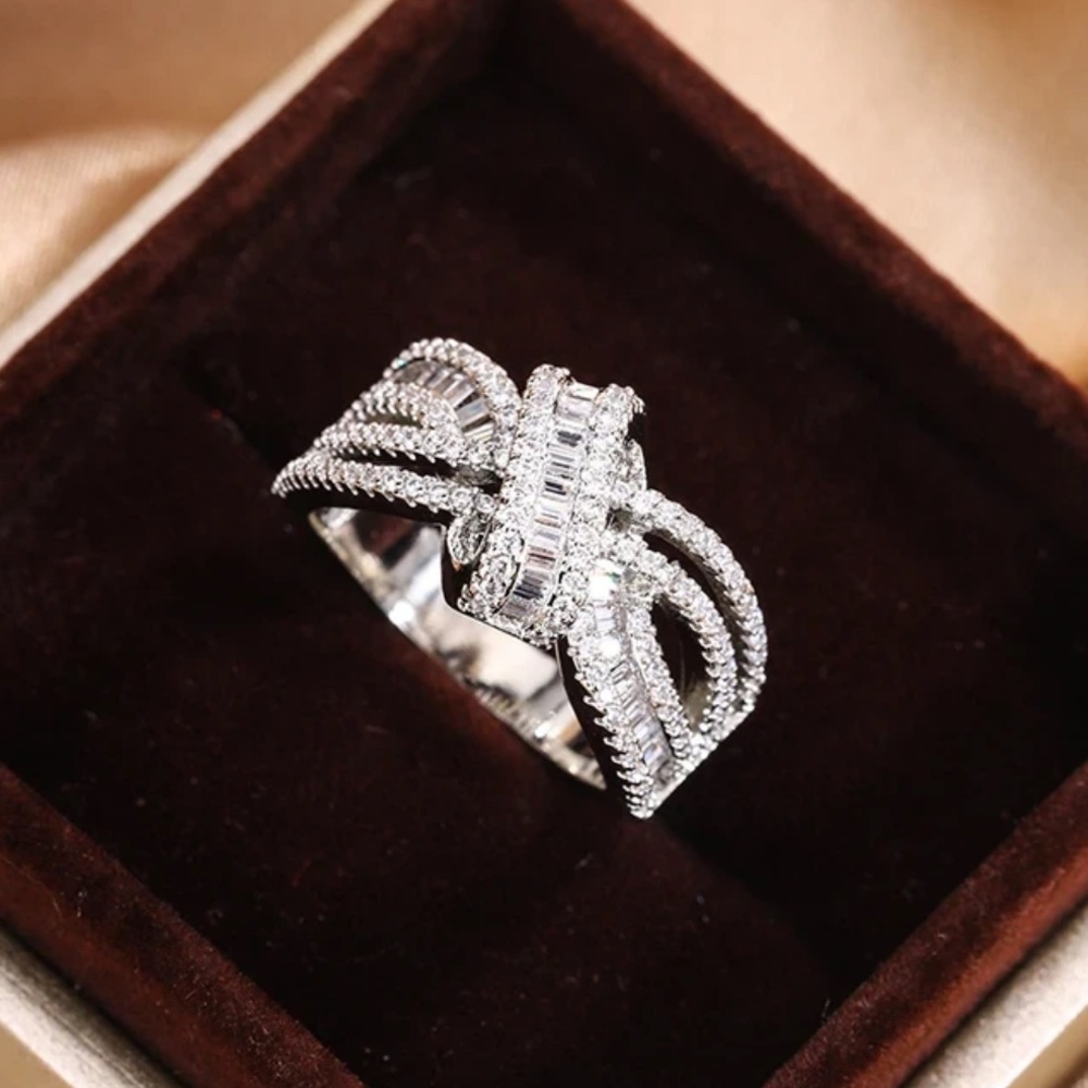 127. NEW Luxury Fashion Women 925 Sterling Silver Ring
